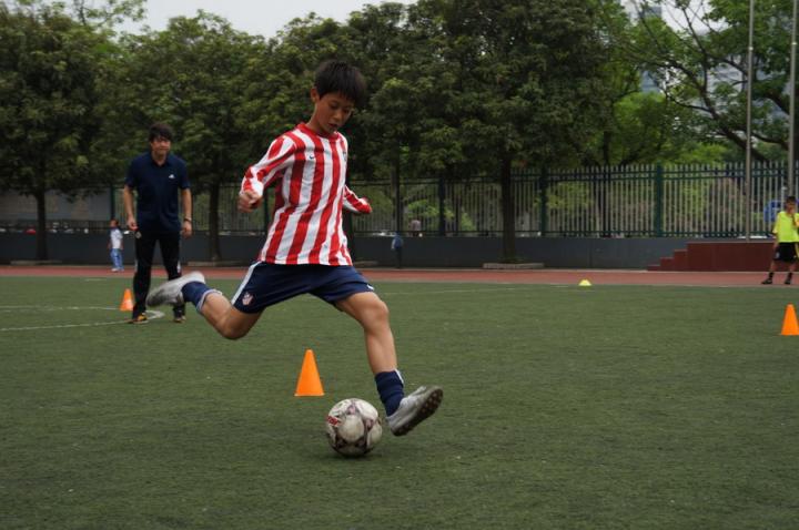 包含转会期马德里竞技调整名单以备CBA常规赛，内部沟通环节打磨，球迷炸锅，球队文化再被提及的词条