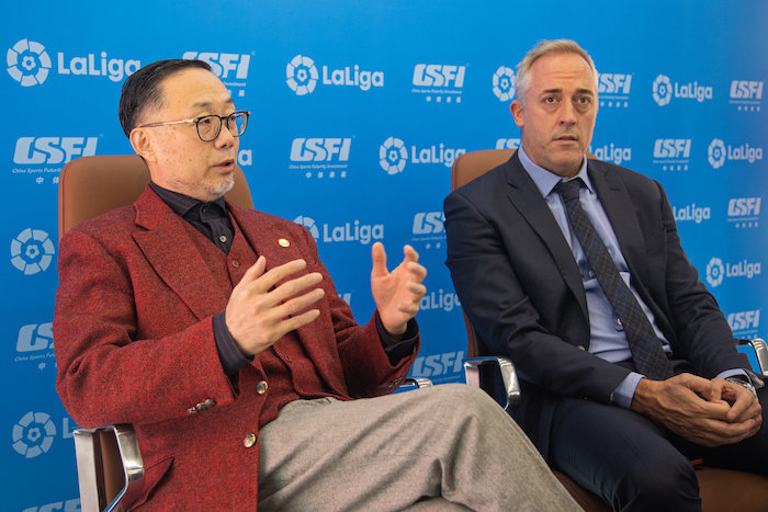 包含转会期马德里竞技调整名单以备CBA常规赛，内部沟通环节打磨，球迷炸锅，球队文化再被提及的词条